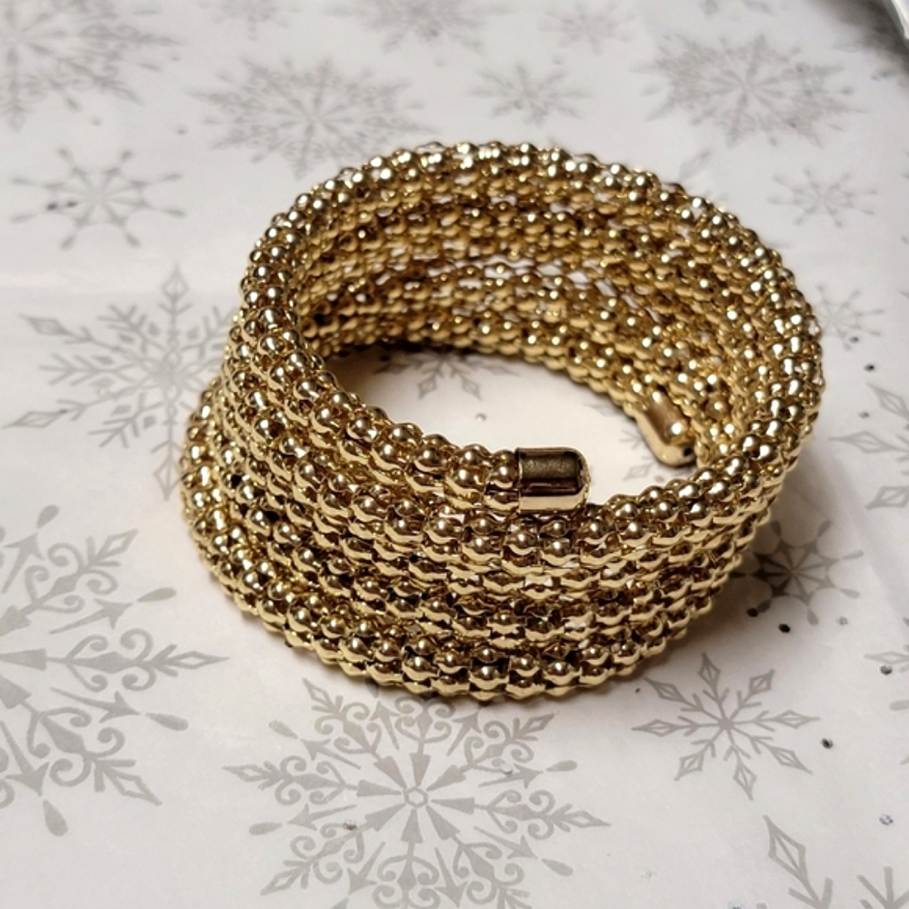 Vintage Mid Century Mod Gold Mesh Memory Wire Coil Spiral Bracelet Serpentine